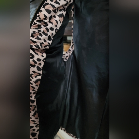 Ashley By 26 International Animal Print Vest - Picture 4 of 5